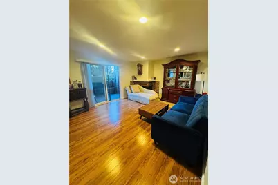 15609 NE 18th St #D104, Bellevue, WA 98008 - Photo 3