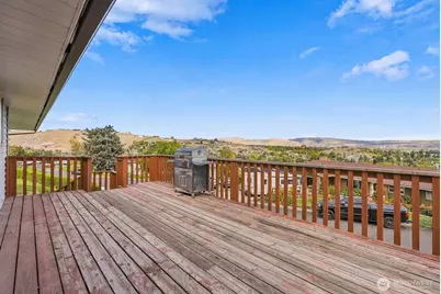 8 N 12th Street, Selah, WA 98942 - Photo 5