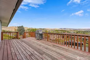 8 N 12th St, Selah, WA 98942 - Photo 5