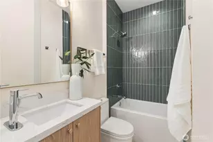 2328 Franklin Ave E, Seattle, WA 98102 - Photo 13