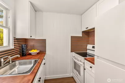 17024 8th Avenue NE, Shoreline, WA 98155 - Photo 9