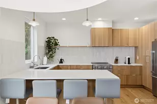 514 NE 102nd St, Seattle, WA 98125 - Photo 9