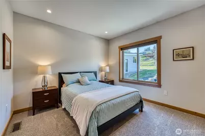 7940 Beach Drive E, Port Orchard, WA 98366 - Photo 19