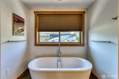7940 Beach Drive E, Port Orchard, WA 98366 - Photo 27
