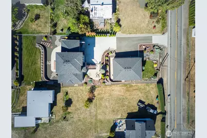 7940 Beach Drive E, Port Orchard, WA 98366 - Photo 37