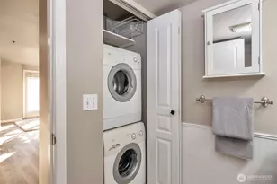 530 Melrose Ave E, Seattle, WA 98102 - Photo 15