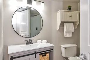 530 Melrose Ave E, Seattle, WA 98102 - Photo 17