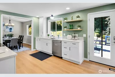 17465 NE 163rd Place, Woodinville, WA 98072 - Photo 11