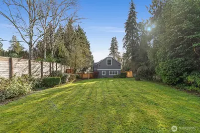 7626 NE 8th Street, Medina, WA 98039 - Photo 35
