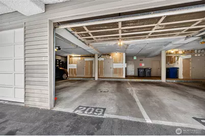 10410 NE 32nd Place #D-104, Bellevue, WA 98004 - Photo 13