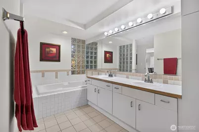 2125 California Avenue SW #302, Seattle, WA 98116 - Photo 17