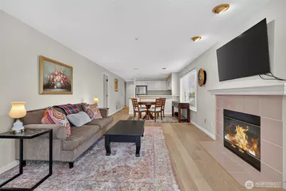 2125 California Avenue SW #302, Seattle, WA 98116 - Photo 9