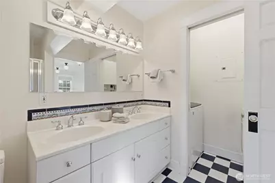 2536 31st Avenue W, Seattle, WA 98199 - Photo 23