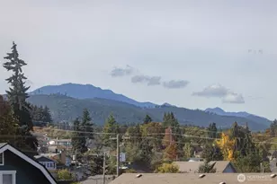 1227 E 4th St, Port Angeles, WA 98362 - Photo 3