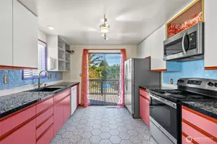1227 E 4th St, Port Angeles, WA 98362 - Photo 11
