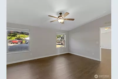 7883 San Juan Ave, Clinton, WA 98236 - Photo 25