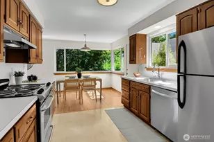 1714 NE Brockman Pl, Seattle, WA 98125 - Photo 9