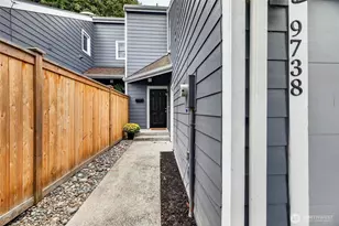 9738 Ashworth Ave N, Seattle, WA 98103 - Photo 3