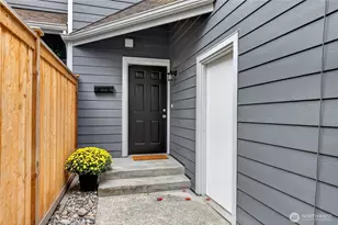 9738 Ashworth Ave N, Seattle, WA 98103 - Photo 25