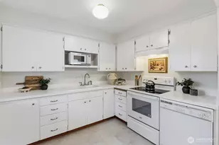 2907 18th St, Everett, WA 98201 - Photo 9