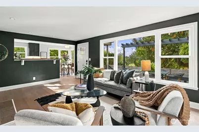 10735 Densmore Avenue N, Seattle, WA 98133 - Photo 7