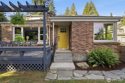 10735 Densmore Avenue N, Seattle, WA 98133 - Photo 3