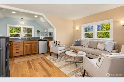 9536 NE North Town Loop, Bainbridge Island, WA 98110 - Photo 35