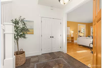 9536 NE North Town Loop, Bainbridge Island, WA 98110 - Photo 7