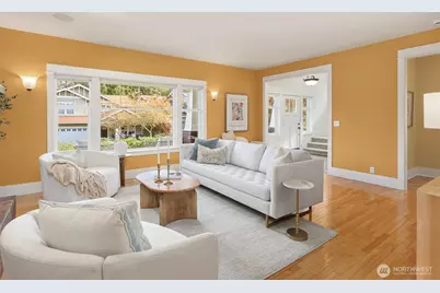 9536 NE North Town Loop, Bainbridge Island, WA 98110 - Photo 11