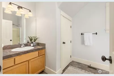 9536 NE North Town Loop, Bainbridge Island, WA 98110 - Photo 21