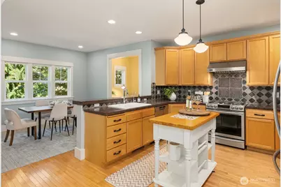 9536 NE North Town Loop, Bainbridge Island, WA 98110 - Photo 15
