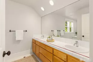 9536 NE Northtown Loop, Bainbridge Island, WA 98110 - Photo 25