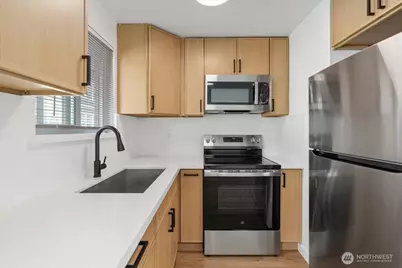 14438 34th Avenue S #4, Tukwila, WA 98168 - Photo 7