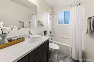 9031 Fremont Ave N, Seattle, WA 98103 - Photo 25