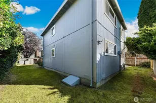 9031 Fremont Ave N, Seattle, WA 98103 - Photo 29