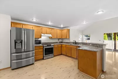8319 1st Place SE, Lake Stevens, WA 98258 - Photo 9