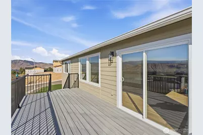 1984 9th Street NE, East Wenatchee, WA 98802 - Photo 3