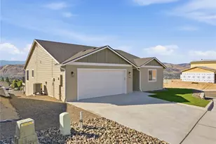 1984 9th St NE, East Wenatchee, WA 98802 - Photo 35