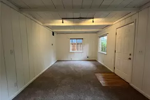 2727 NE 92nd St, Seattle, WA 98115 - Photo 3