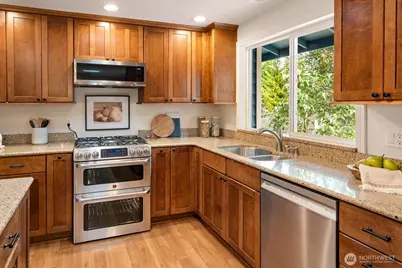 17417 71st Avenue W, Edmonds, WA 98026 - Photo 9