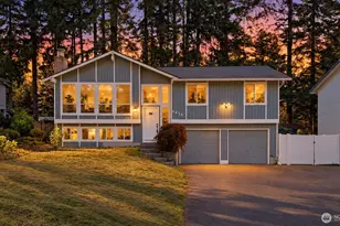5456 Pineridge Dr NE, Bremerton, WA 98311 - Photo 1