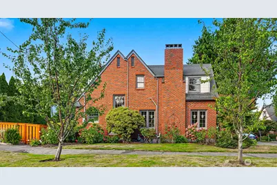 1443 Palm Avenue SW, Seattle, WA 98116 - Photo 1