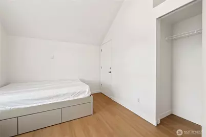 5612 A Roosevelt Way NE #A, Seattle, WA 98105 - Photo 13