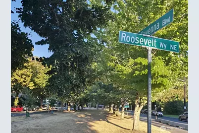 5612 A Roosevelt Way NE #A, Seattle, WA 98105 - Photo 17