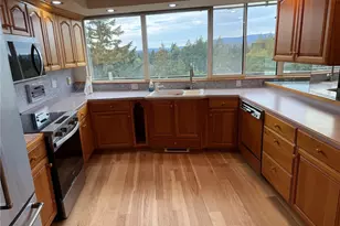 1910 Evergreen Park Dr SW, Olympia, WA 98502 - Photo 9