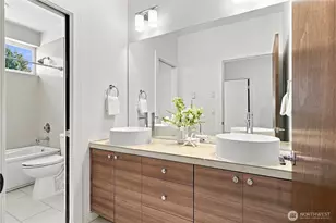 13768 Wayne Pl N, Seattle, WA 98133 - Photo 21