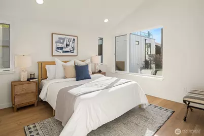 2534 30th Avenue W, Seattle, WA 98199 - Photo 19