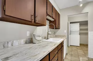 4540 8th Ave NE, Seattle, WA 98105 - Photo 9