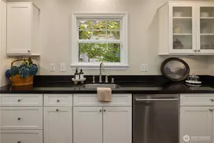 1616 SW 152nd St, Burien, WA 98166 - Photo 9