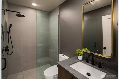 14031 Densmore Avenue N, Seattle, WA 98133 - Photo 27